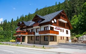 Apartmany Tri Studnicky